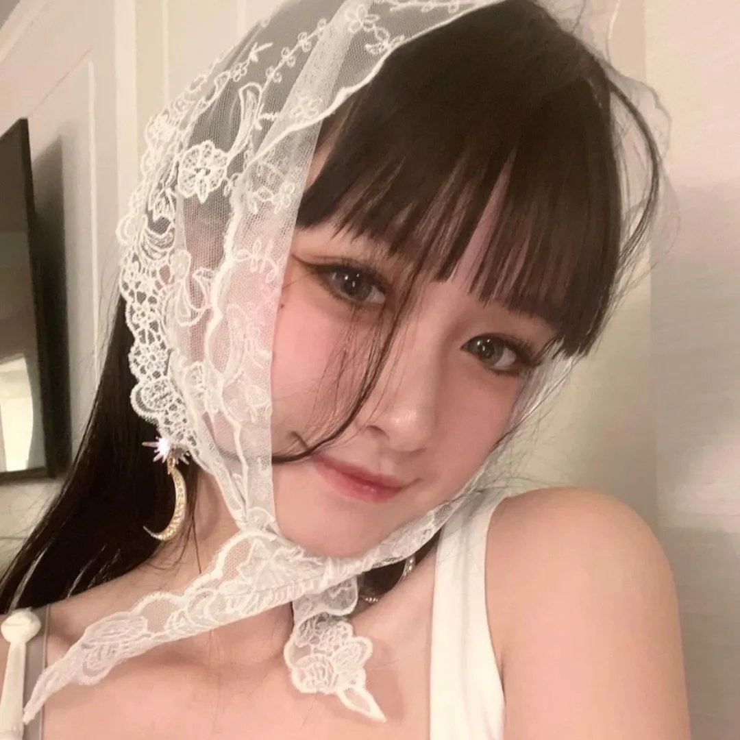 橙色女孩